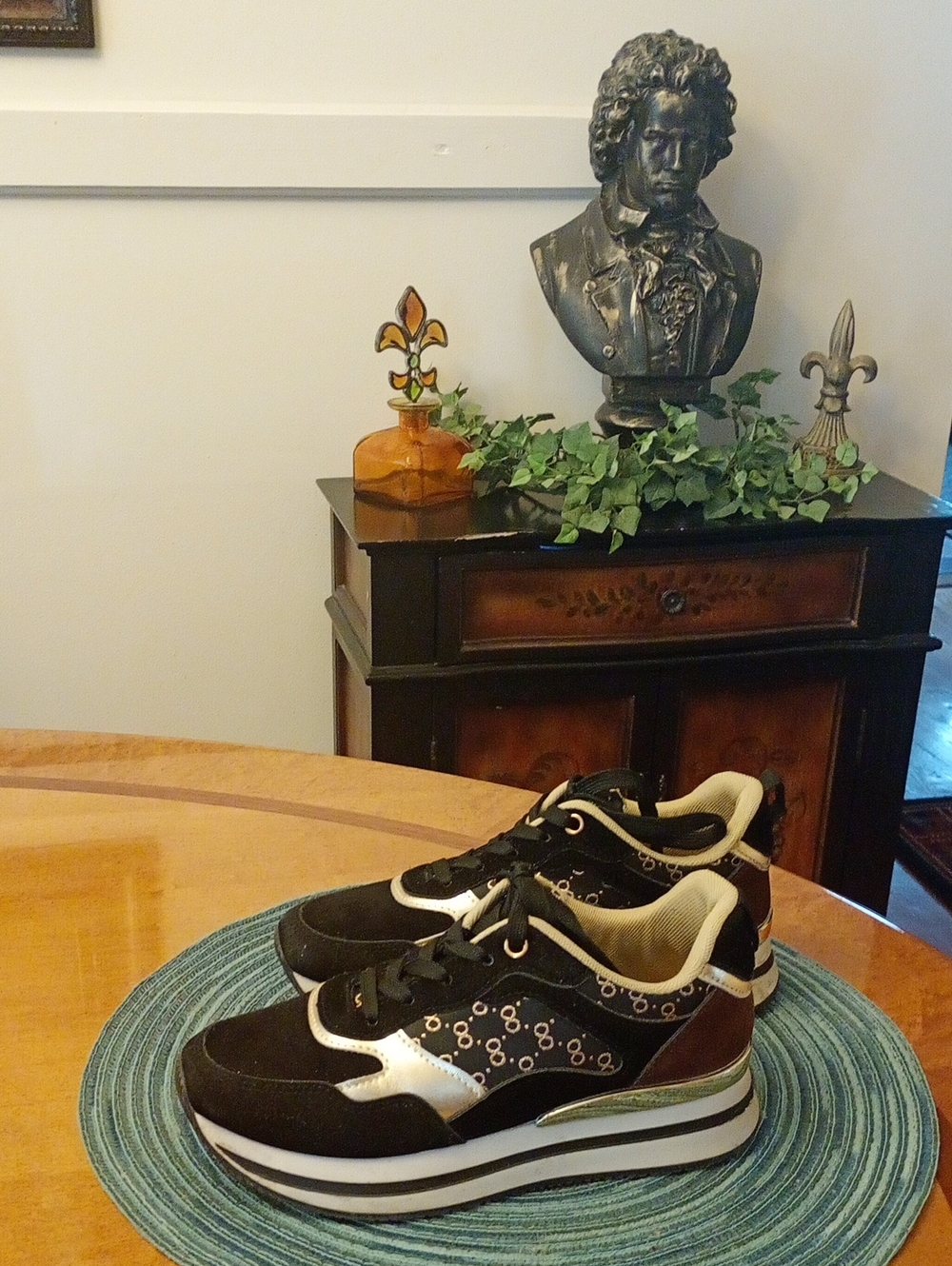 Women’s Platform Sneakers Blk, White and Brown & Gold Bought In Sirmione Italy